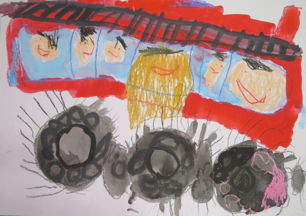 佐藤 光穹（ひかり保育園年少）
「しゅつどう！しょうぼうたい」