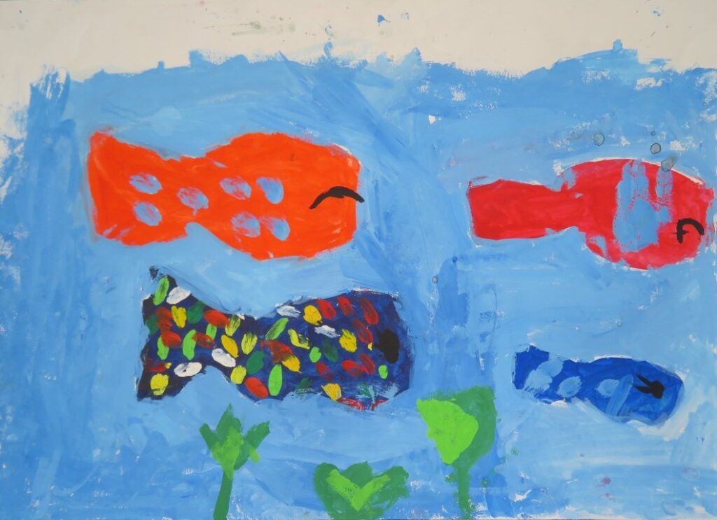 越川 花陽（尾崎小学校１年）「にじいろのさかな」